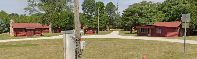 Strouds Cabins and Wayside Motel - 2022 Street View Of Cabins